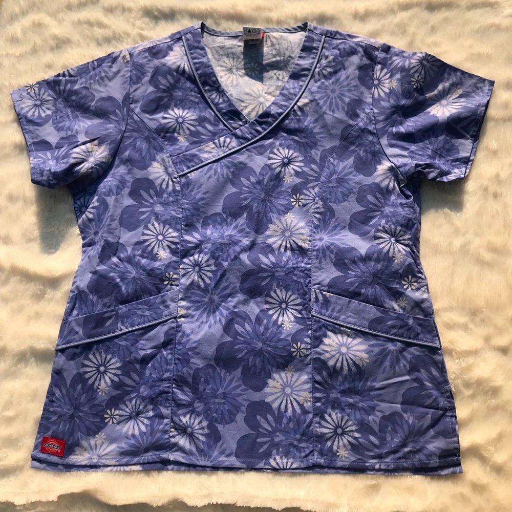 Dickies Blue Flowery 💐Scub Top with pockets